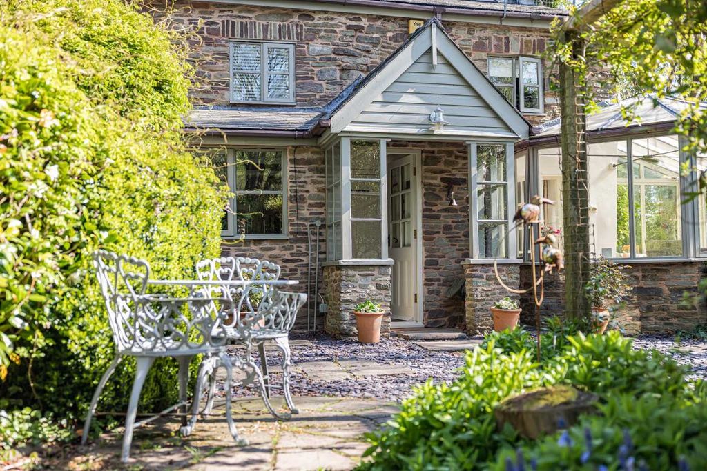 Property photo 2 of 35 51_79173.Jpg