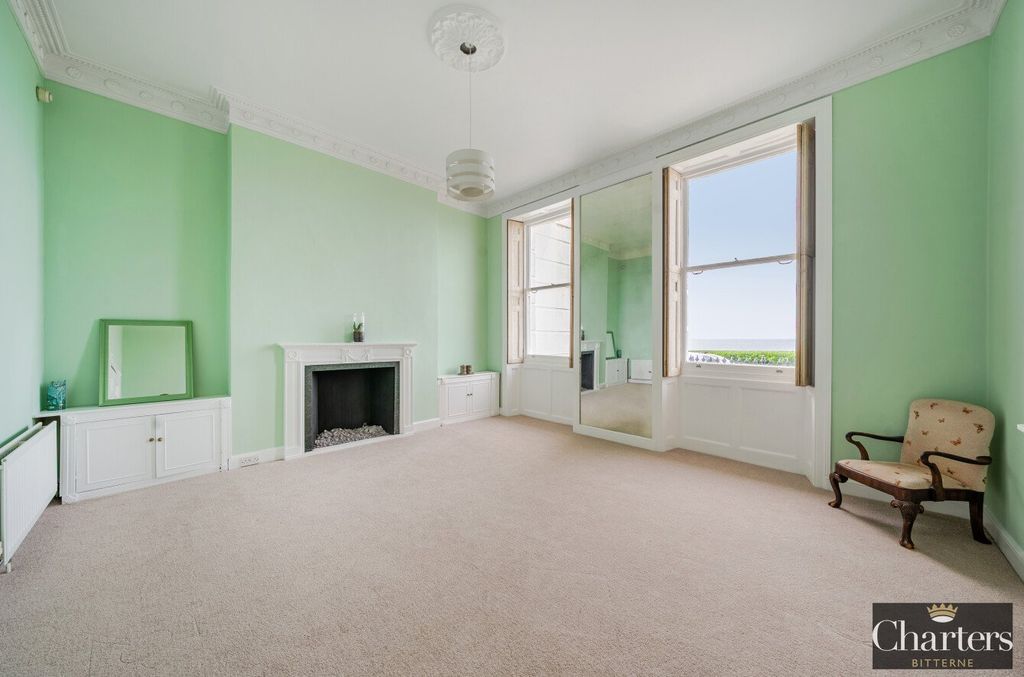 Property photo 3 of 15 Picture No. 30