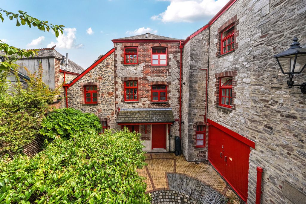 Property photo 1 of 24 1-6A71F649d333F-1...