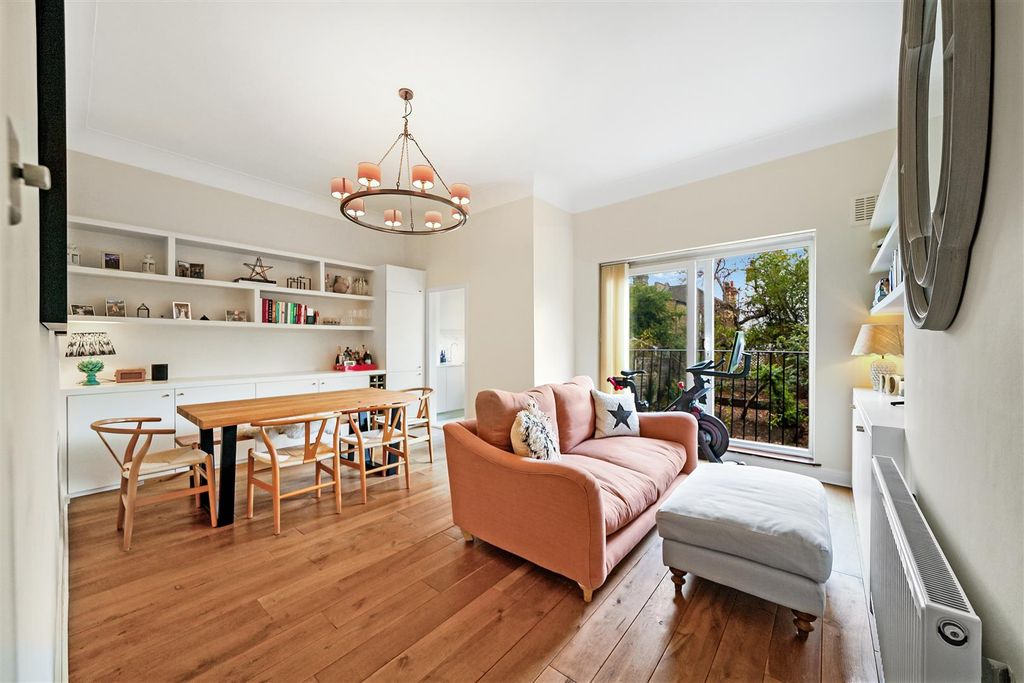 Property photo 2 of 15 Schubert Road