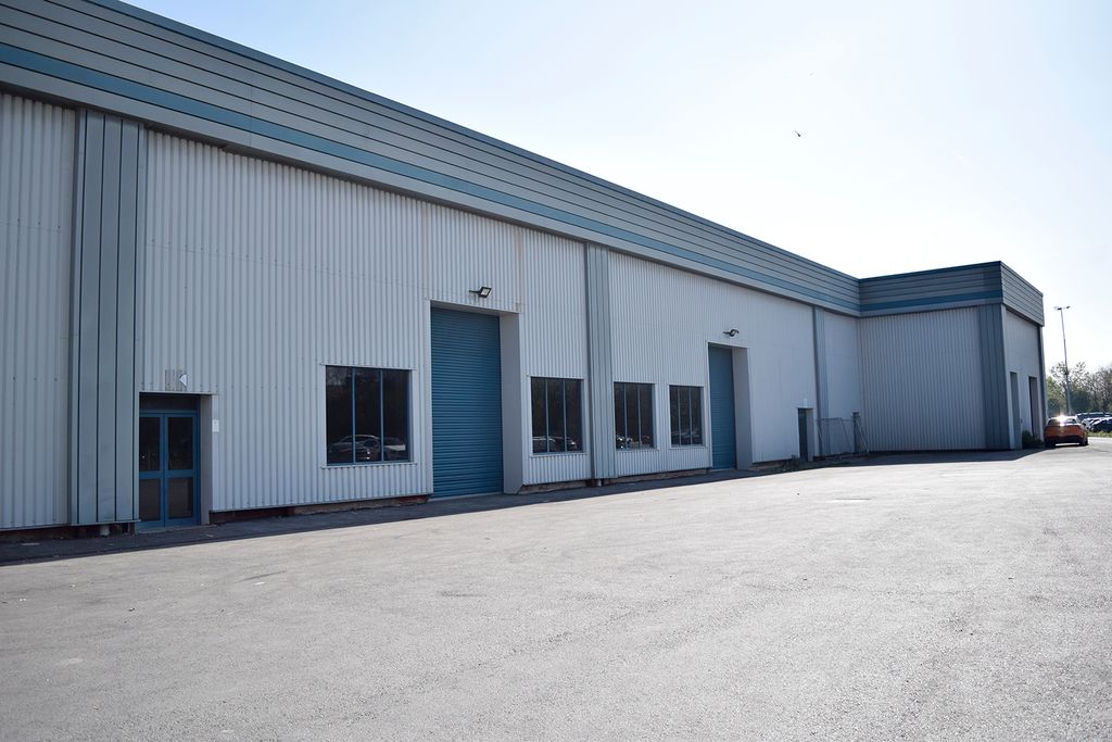 Property photo 1 of 12