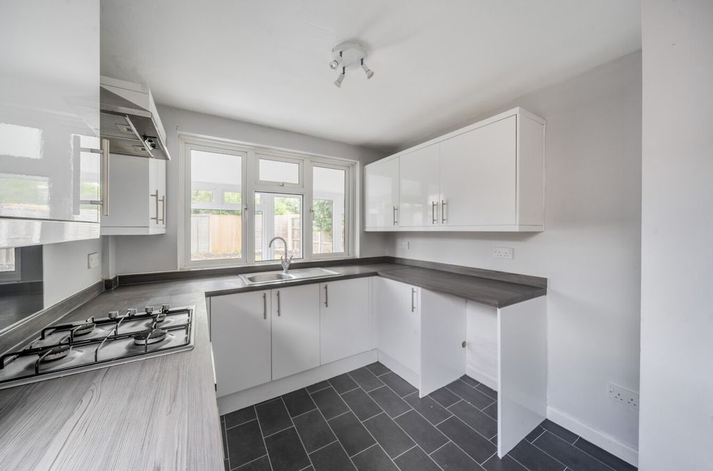 Property photo 2 of 13 1349629-24-68B85F...