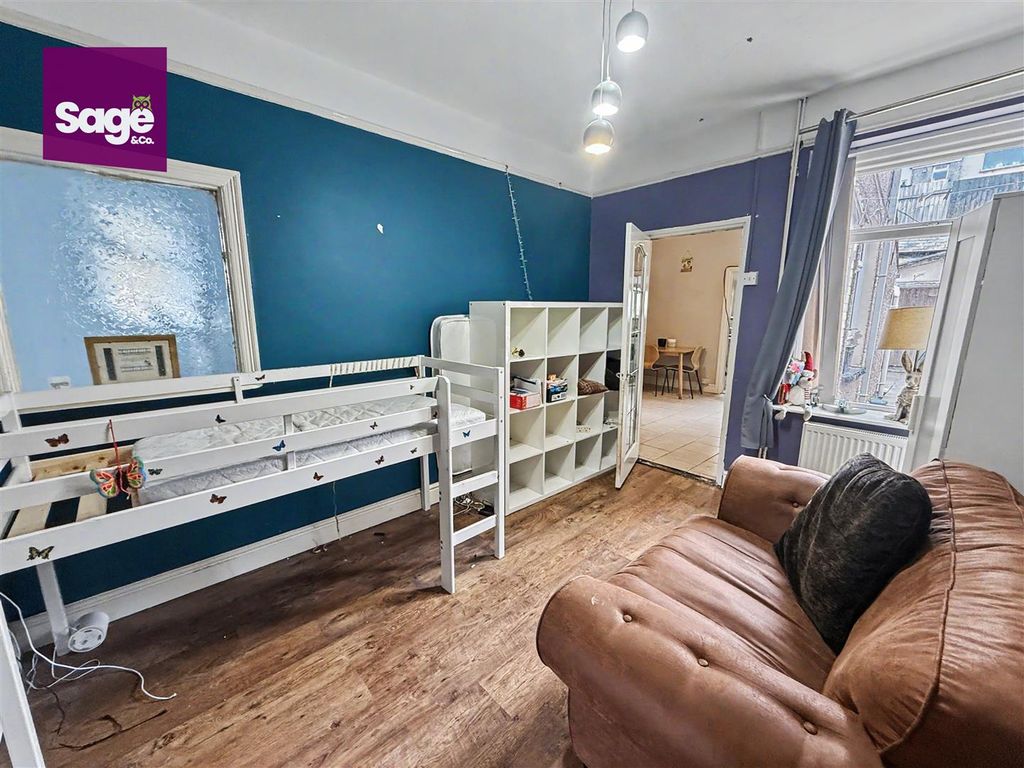 Property photo 3 of 22