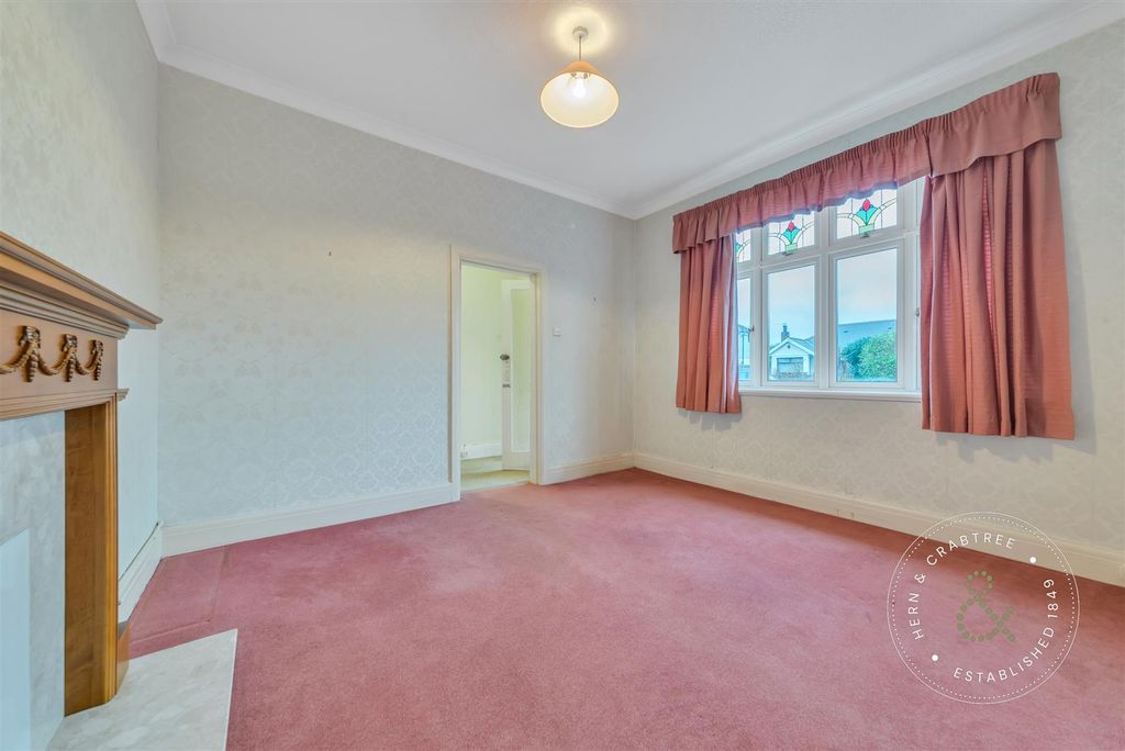 Property photo 2 of 24 Welwyn-Road-04.Jpg