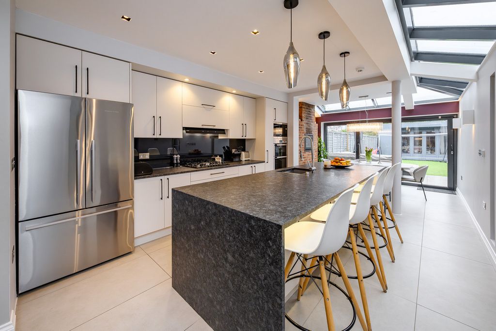 Property photo 1 of 30