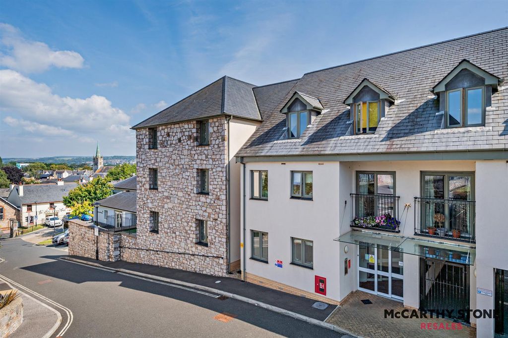 Property photo 1 of 19 Stover Court