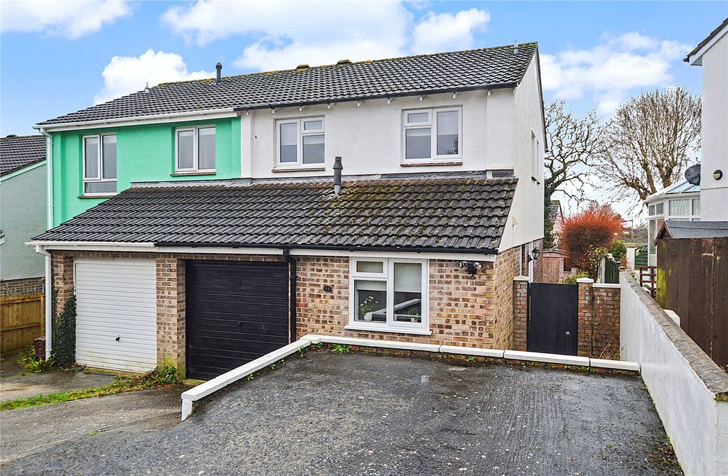 Property photo 1 of 10 Front