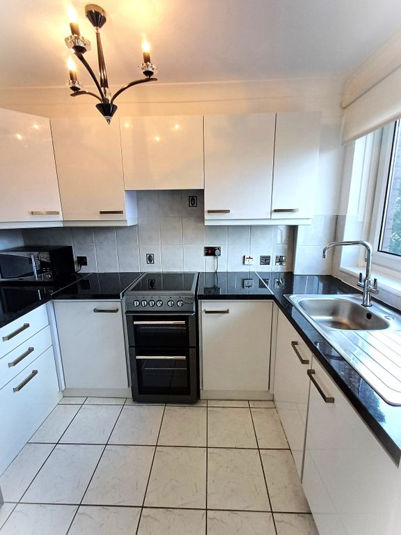 Property photo 3 of 11 Photo 2