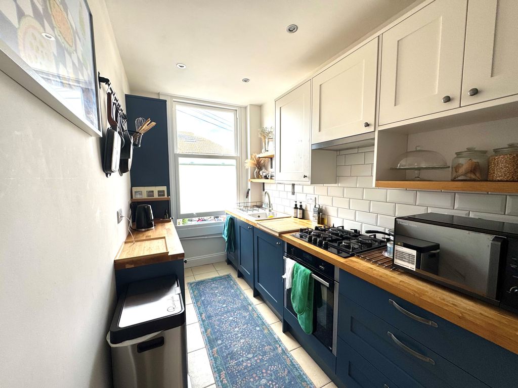 Property photo 3 of 5