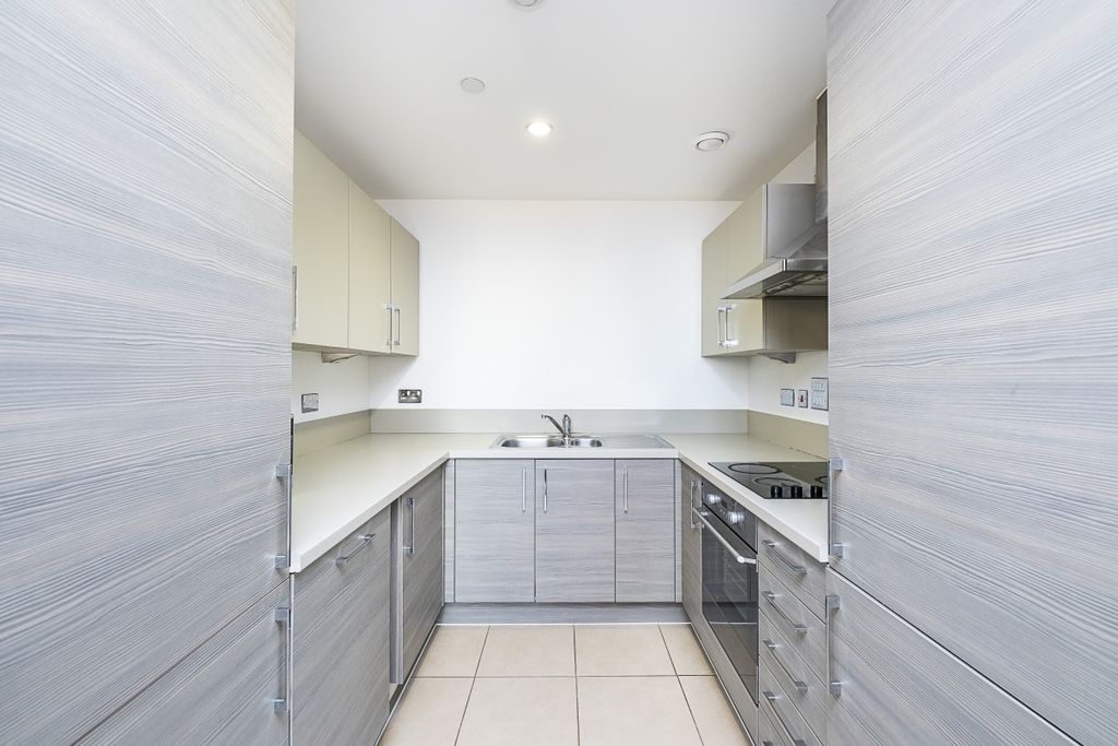 Property photo 2 of 7 Kitchen