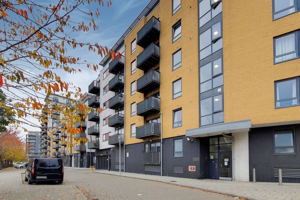 Property photo 2 of 13