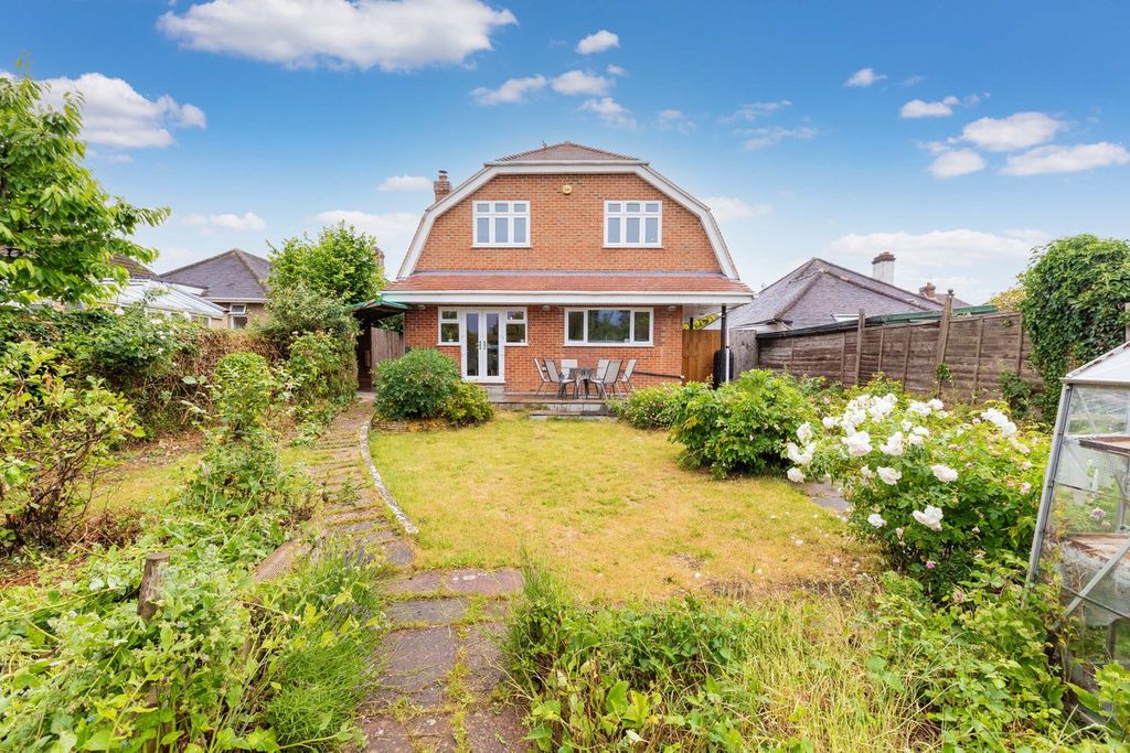 Property photo 2 of 27