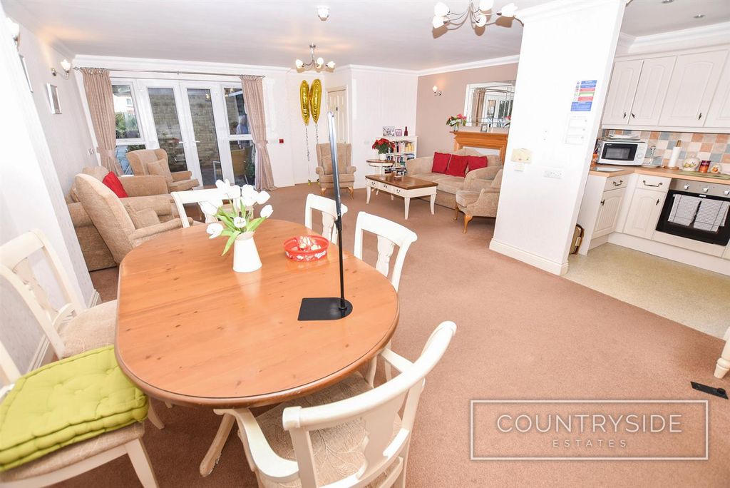 Property photo 3 of 16 Communal Lounge/Kitchen