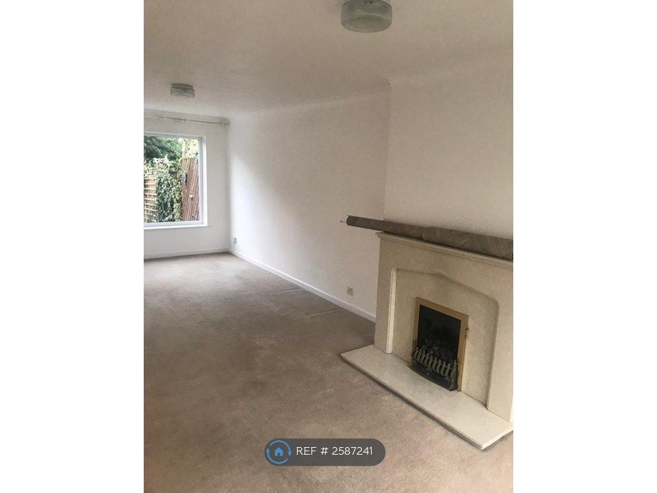 Property photo 3 of 10 Lounge