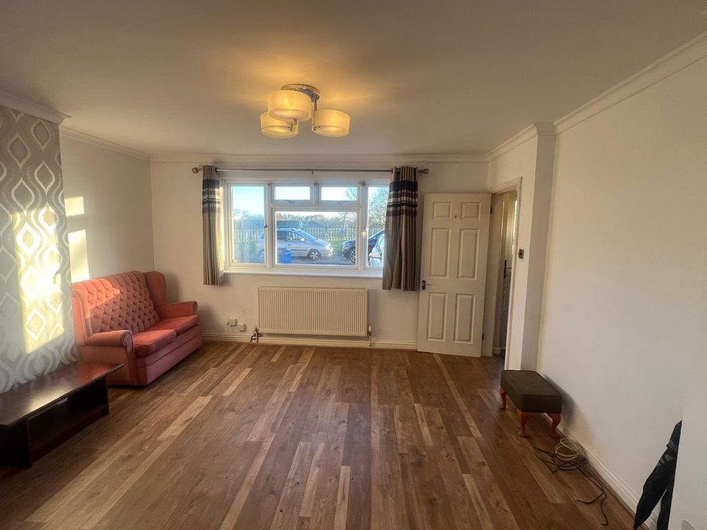 Property photo 2 of 12 Gallery