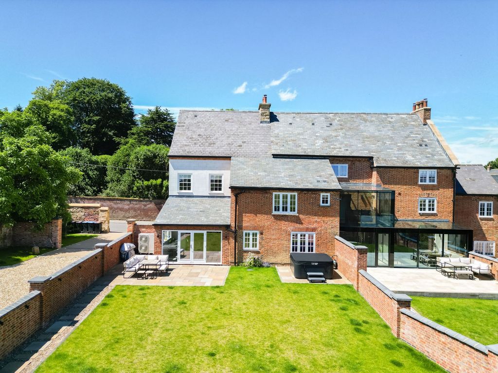 Property photo 1 of 36