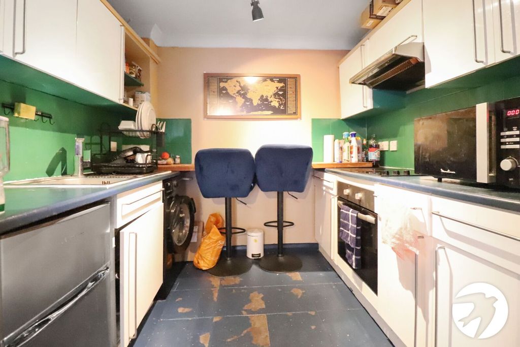 Property photo 2 of 9 Picture No. 10