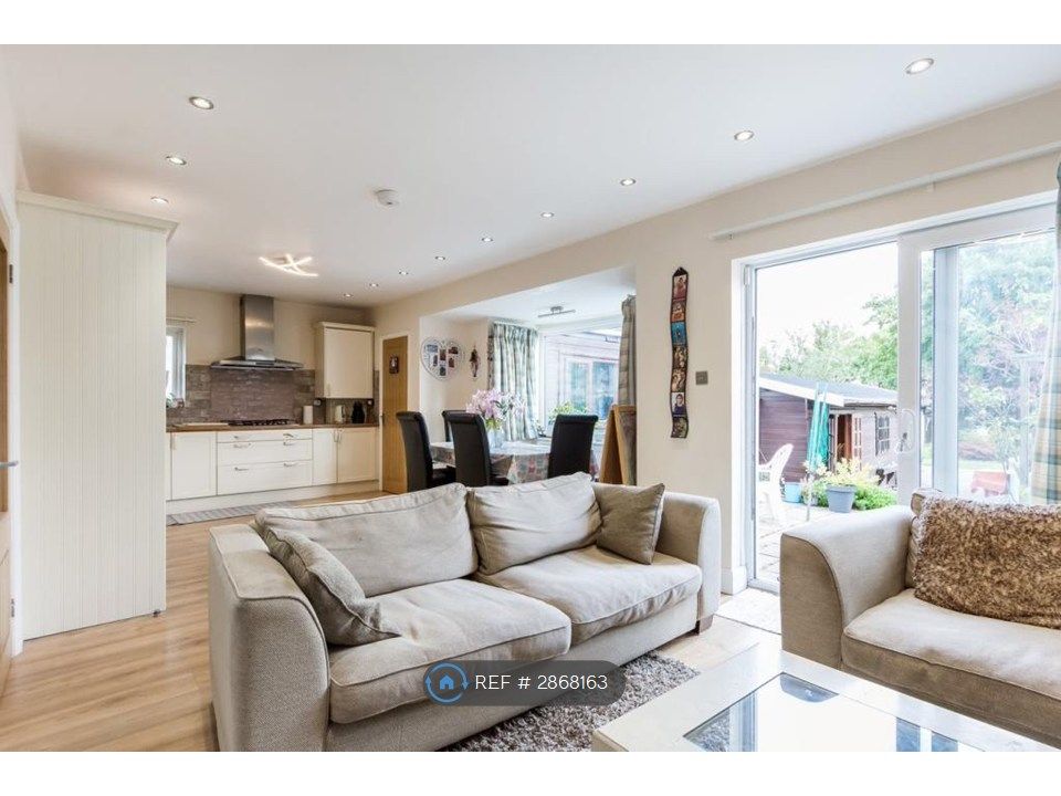 Property photo 2 of 11