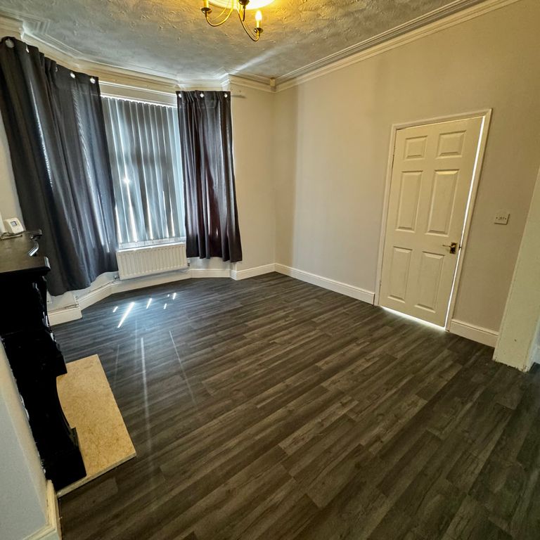 Property photo 2 of 10 Living Room