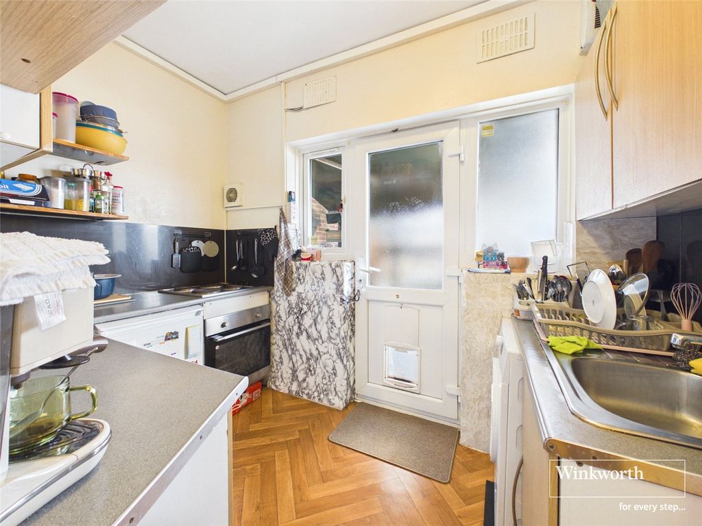 Property photo 3 of 5 Kitchen