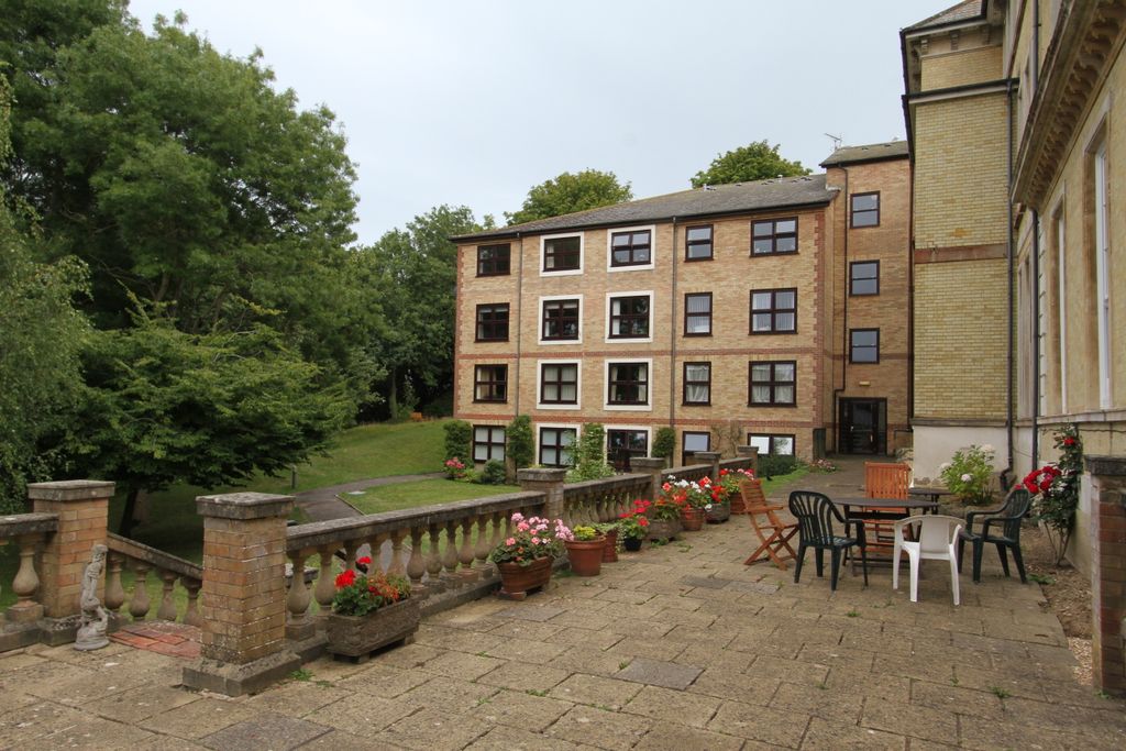 Property photo 1 of 7