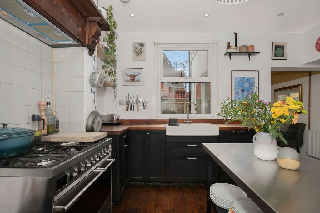 Property photo 3 of 30