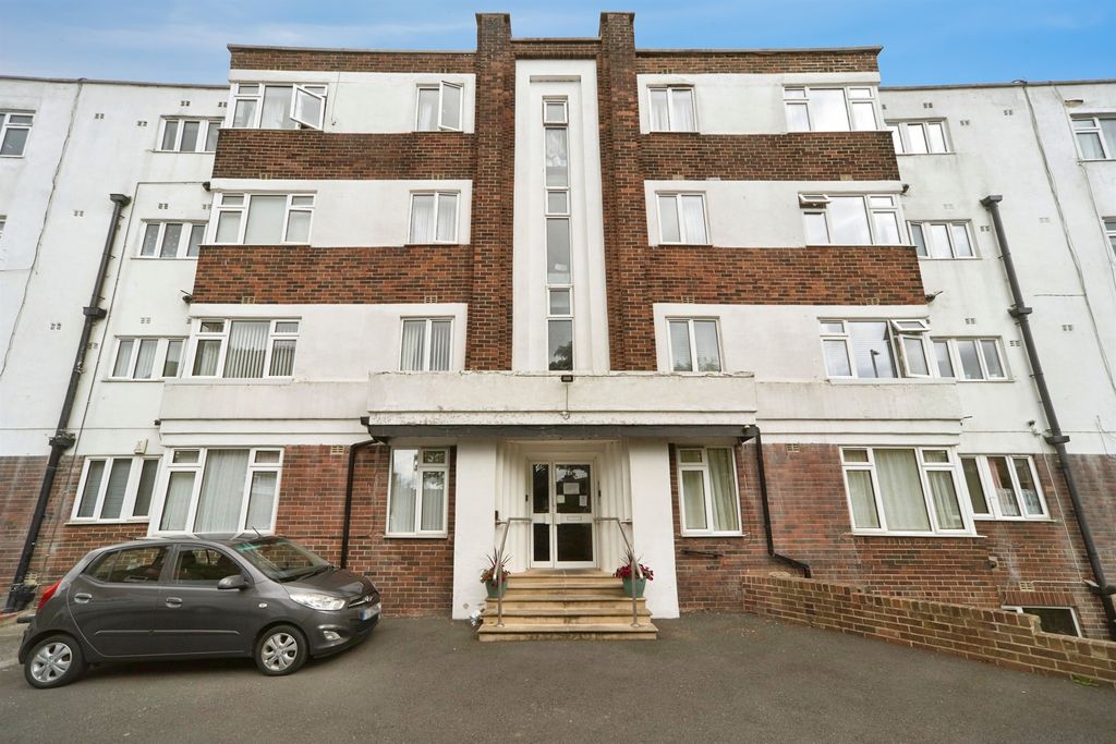 Property photo 1 of 19