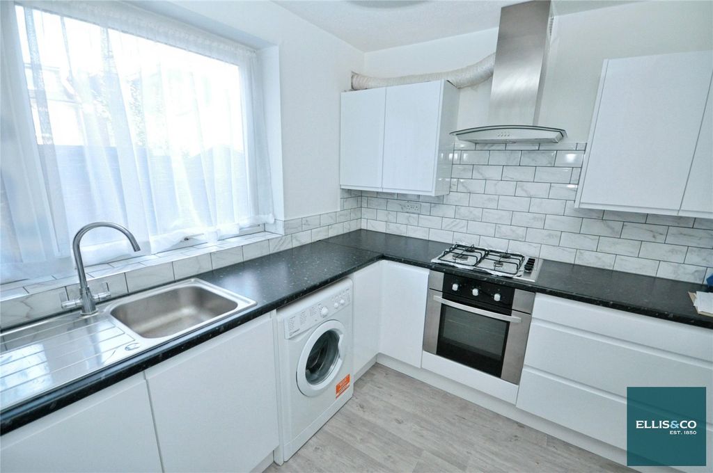 Property photo 3 of 9 Picture No. 10