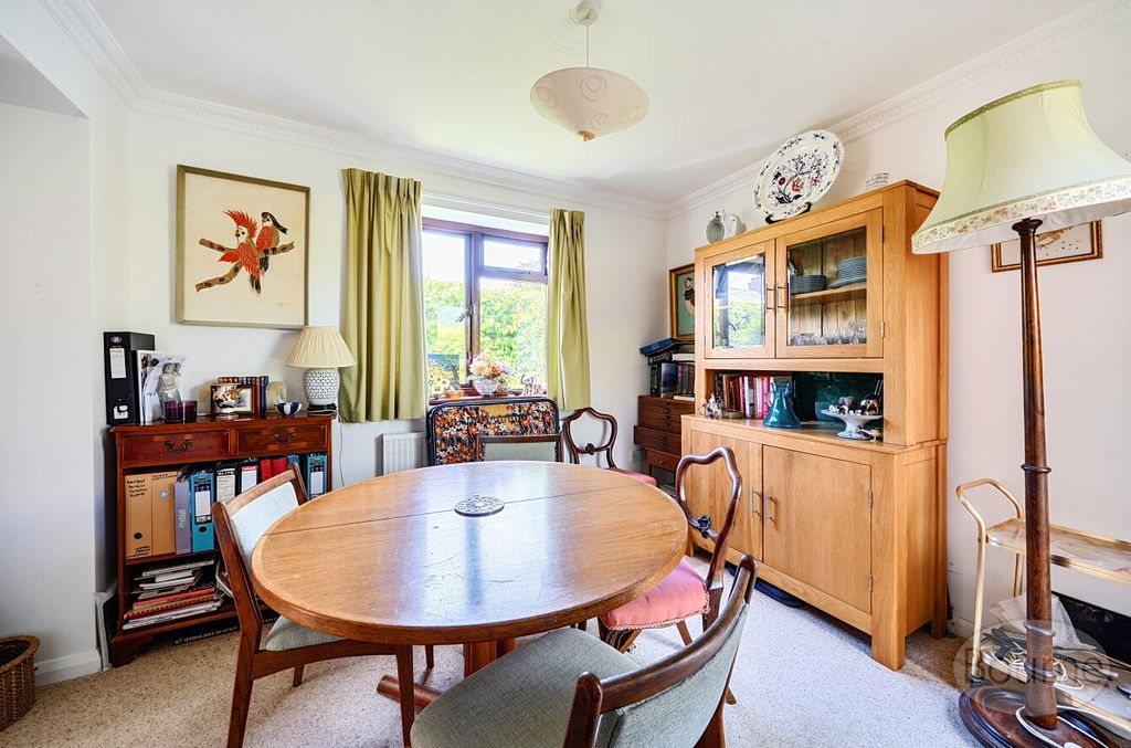 Property photo 3 of 10 6c49c7Df-0c35-4E6...