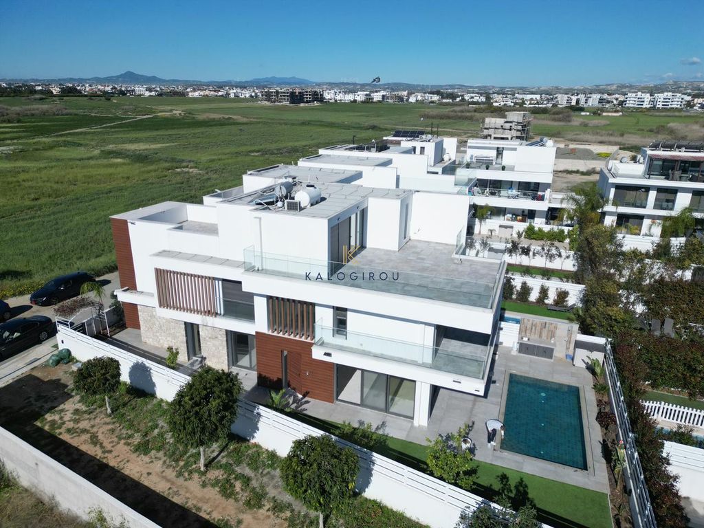 Property photo 2 of 29