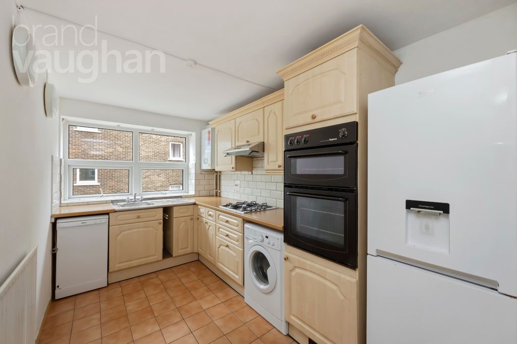 Property photo 3 of 21 Picture No. 25