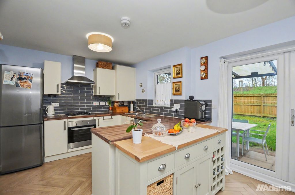 Property photo 2 of 23