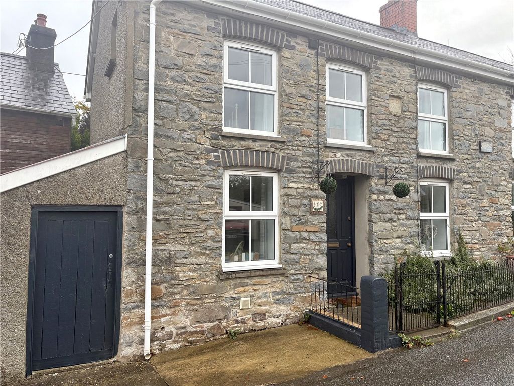 Property photo 2 of 16 Picture No. 32