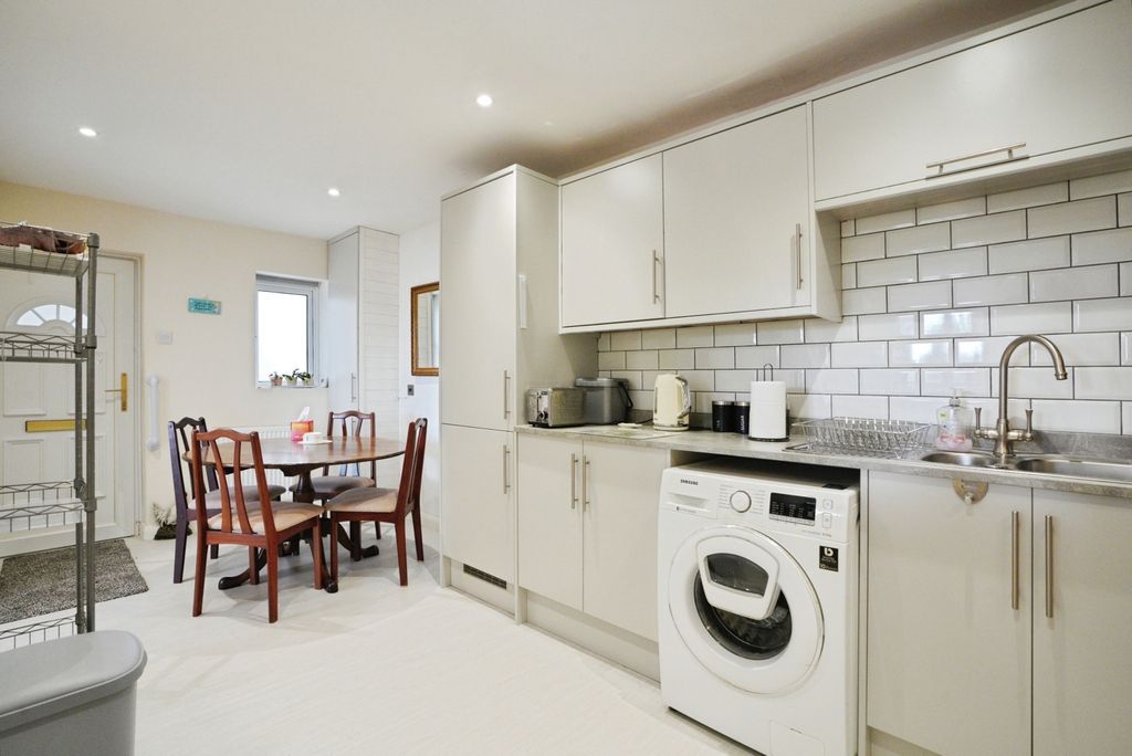 Property photo 3 of 20 Kitchen/Diner