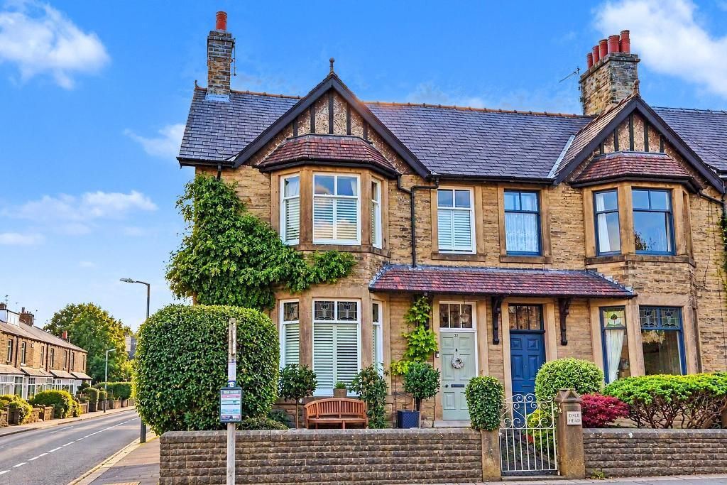 Property photo 1 of 35