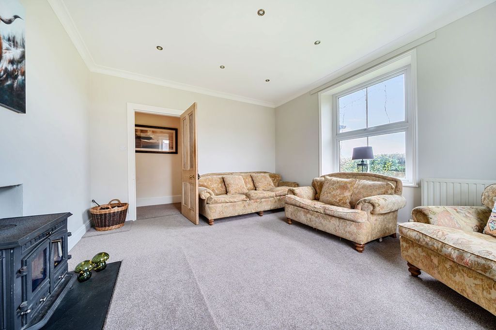 Property photo 3 of 25