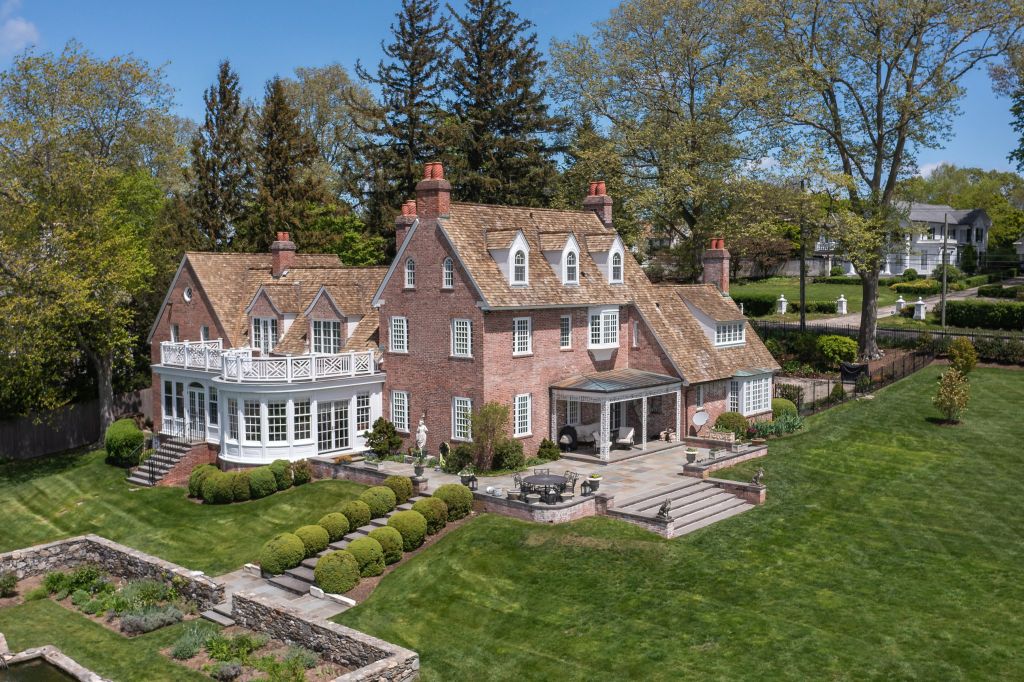 Property photo 1 of 20