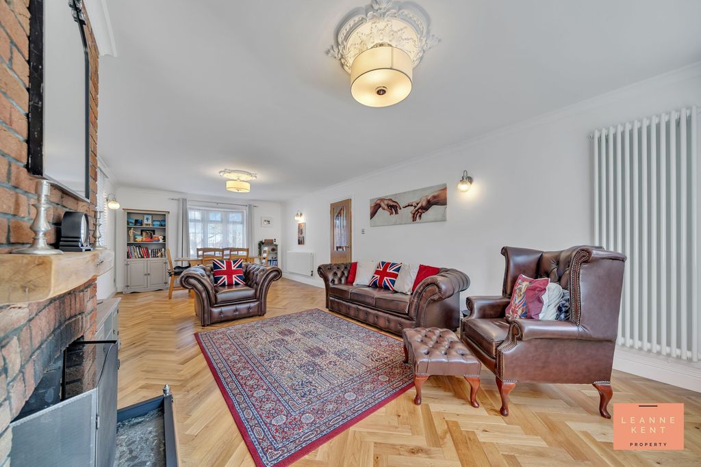 Property photo 3 of 57