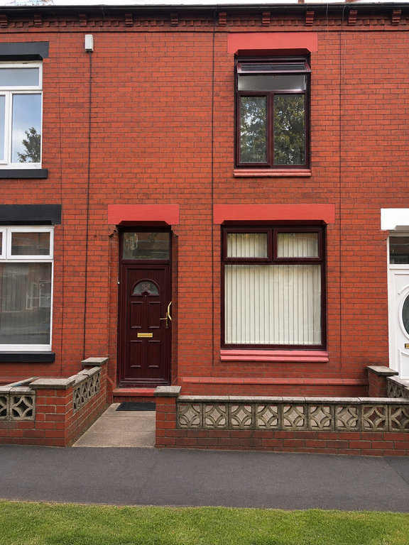 Property photo 1 of 12