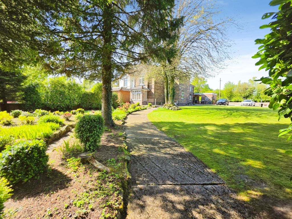 Property photo 2 of 52 Pbox-Img.Jpg