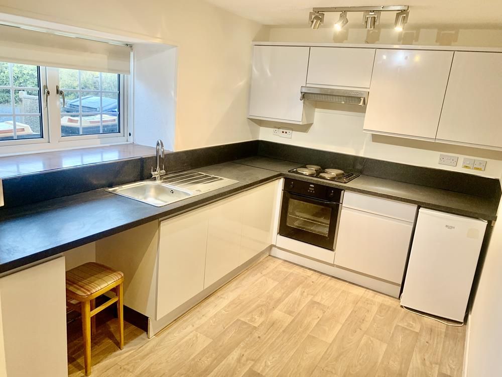 Property photo 3 of 5 Kitchen