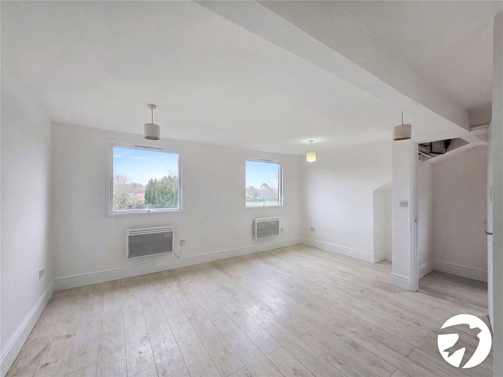 Property photo 2 of 10 Picture No. 05