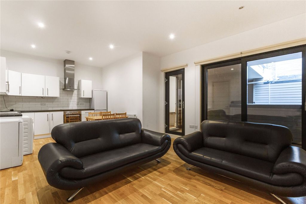 Property photo 1 of 13 Picture No. 09