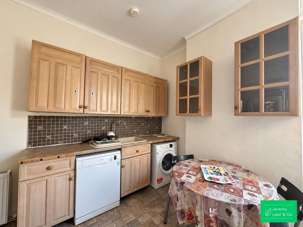 Property photo 3 of 7 Kitchen