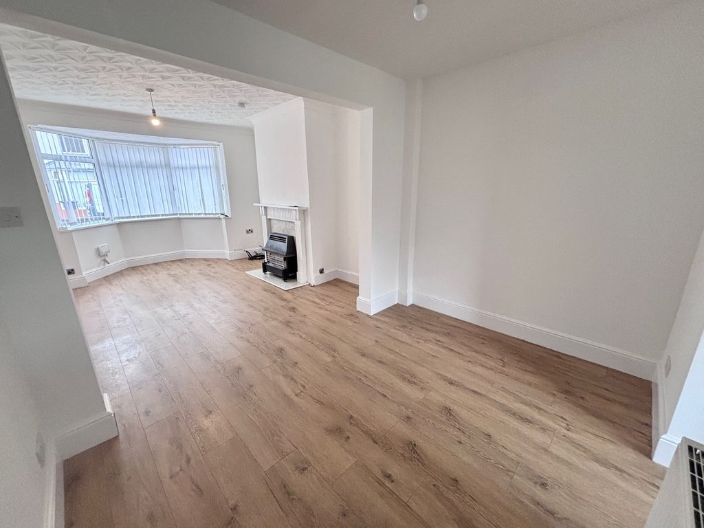 Property photo 2 of 10 Dining Room