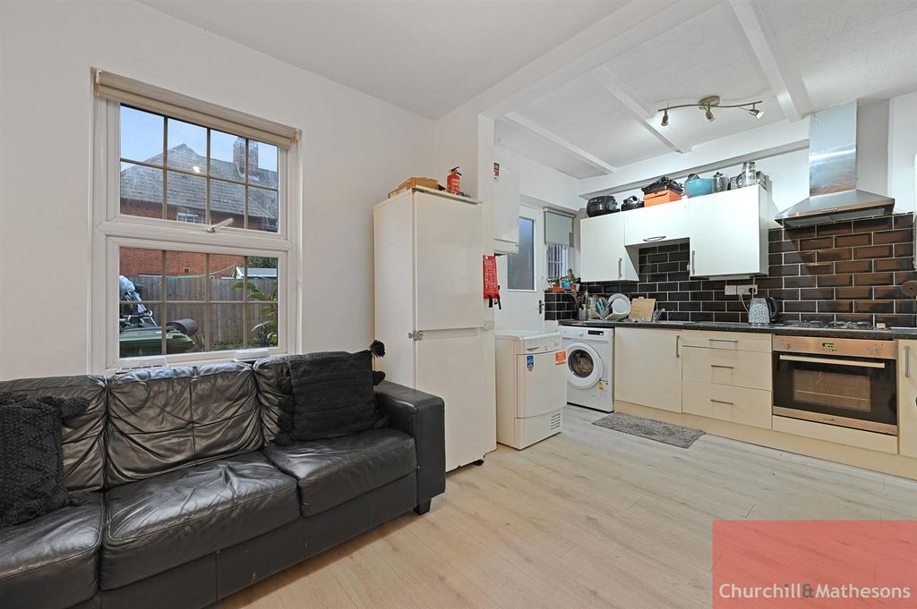 Property photo 2 of 7 Chmaa - Wulfstan Street  (2).Jpg