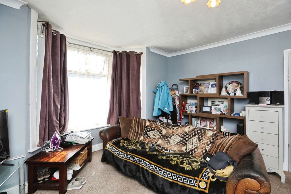 Property photo 3 of 17 Pbox-Img.Jpg