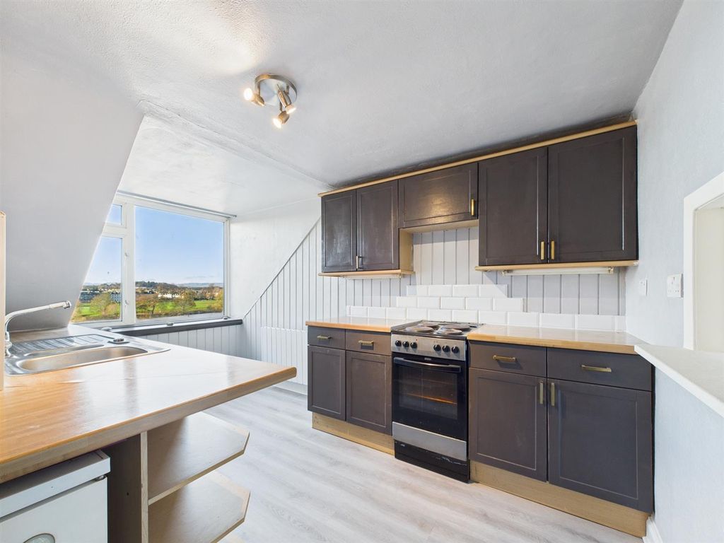 Property photo 3 of 16 Cam01486G0-Pr0913-Still007.Jpg