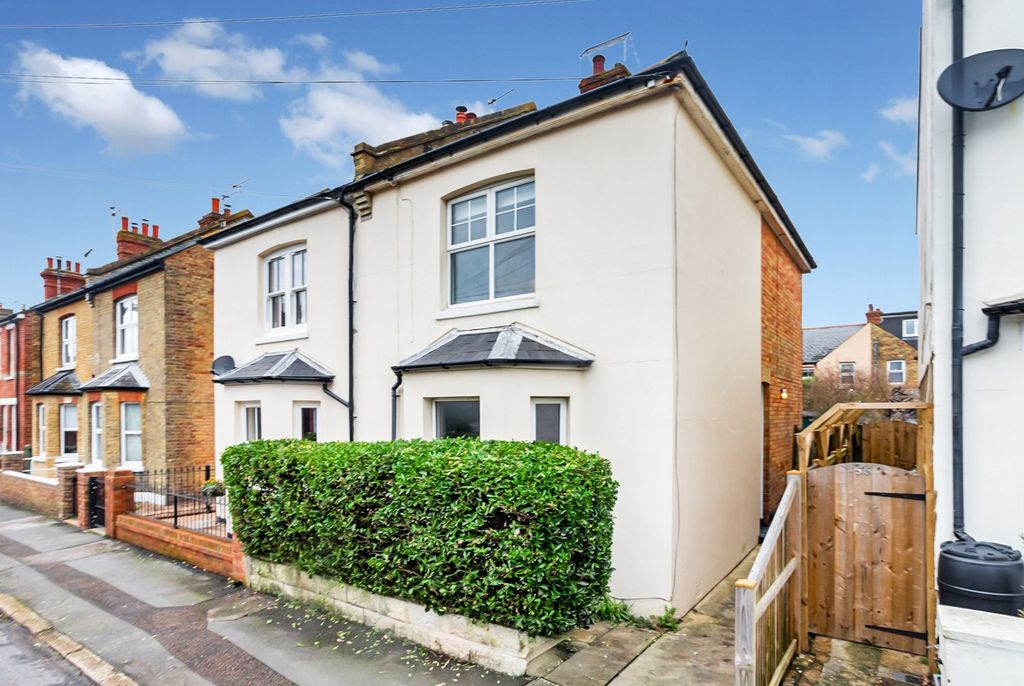 Property photo 1 of 19 Front