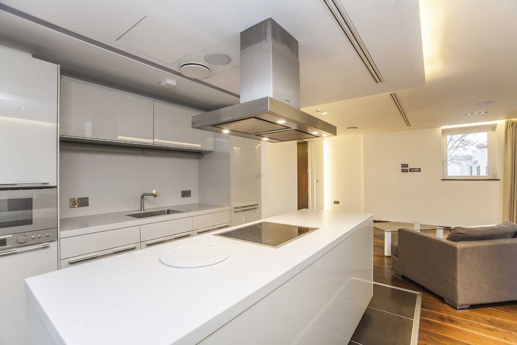 Property photo 3 of 9 Photo